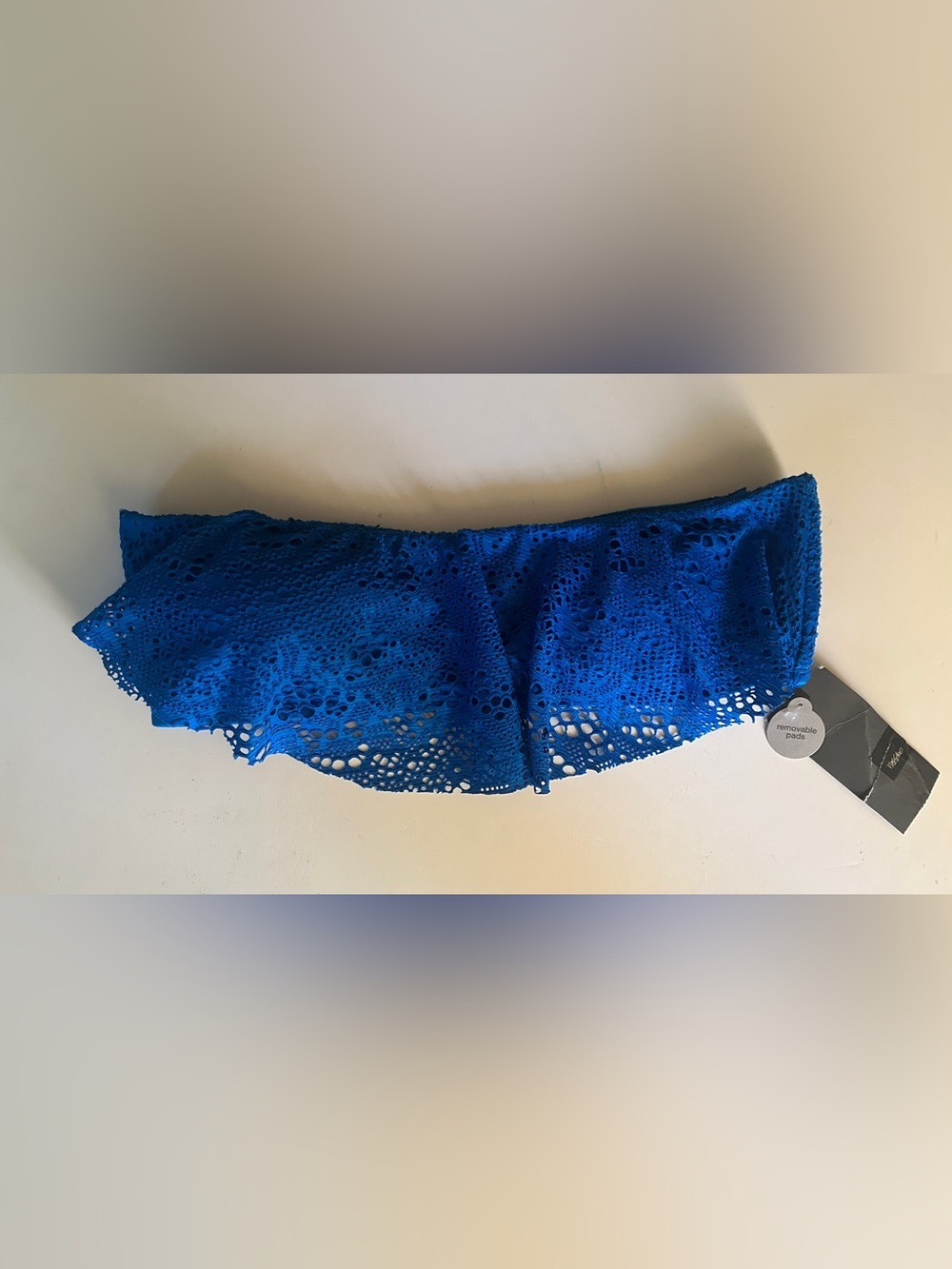 NWT Women’s Crochet Flounce Bandeau Bikini Top